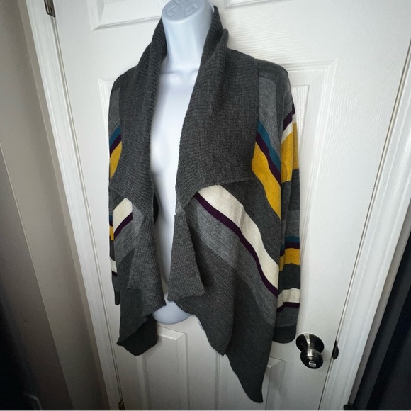 Stambecco Women’s Medium Gray Wool Knit Cardigan Sweater Top M Made In Italy - Picture 2 of 16